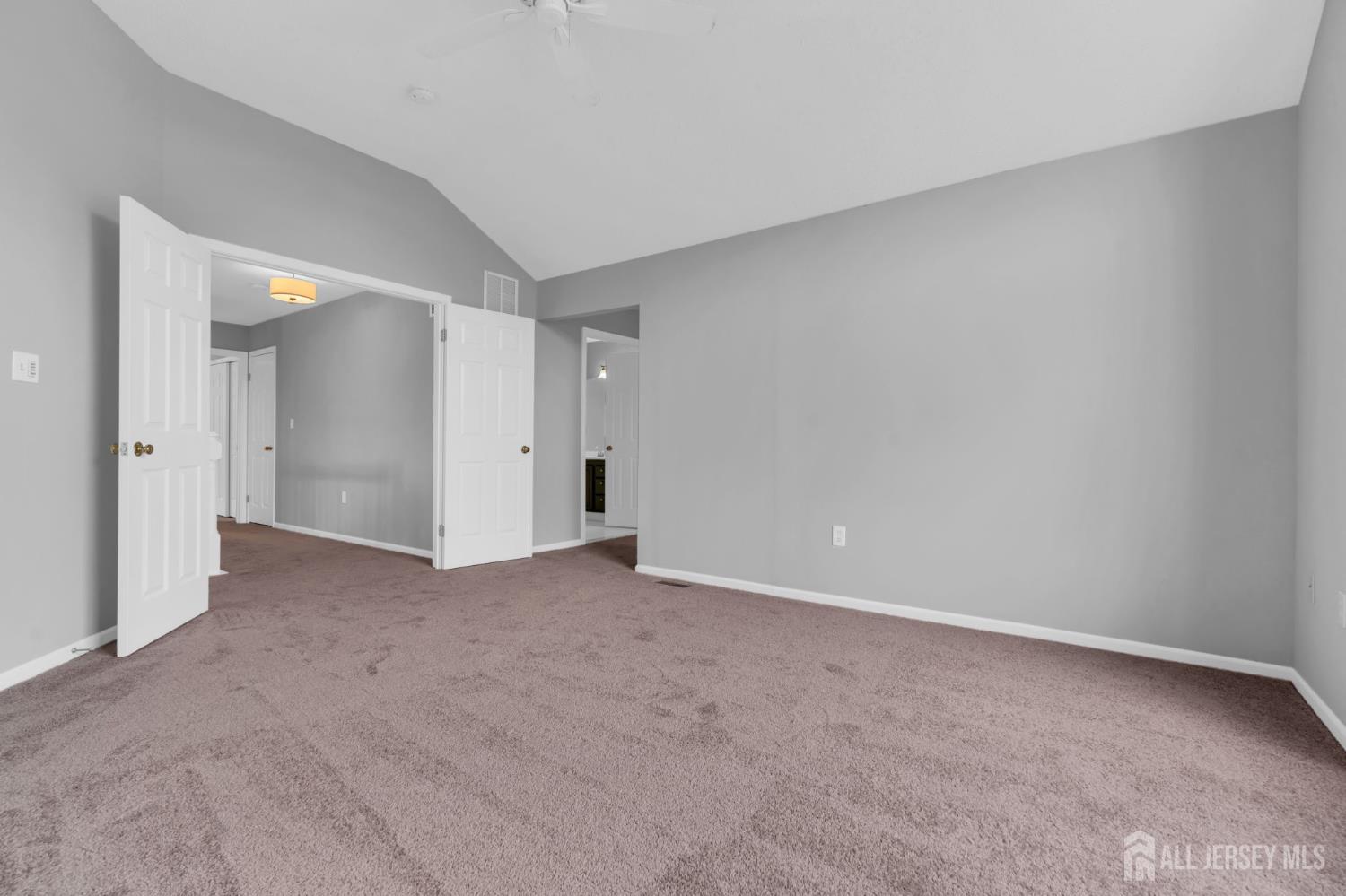 8 Pine Valley Lane Monroe NJ 08831