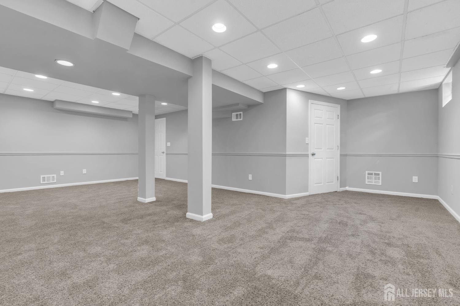 8 Pine Valley Lane Monroe NJ 08831