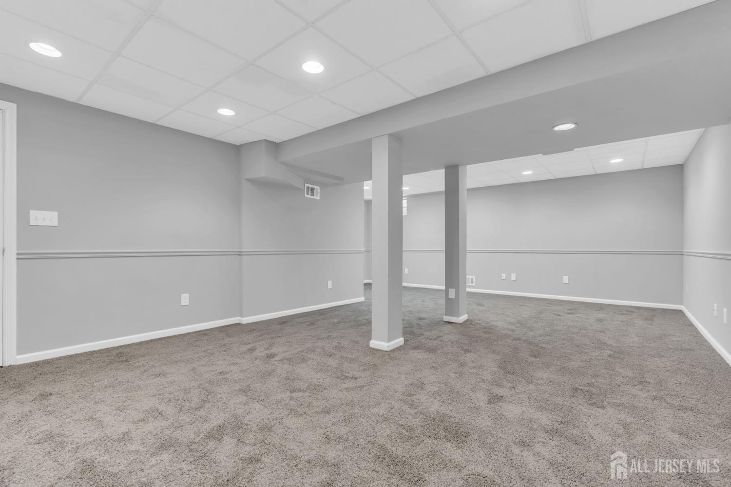 8 Pine Valley Lane Monroe NJ 08831