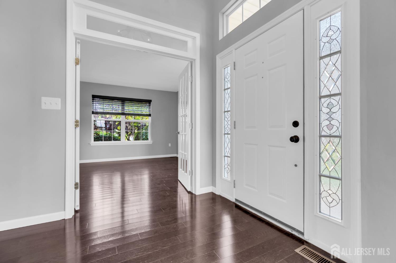 8 Pine Valley Lane Monroe NJ 08831