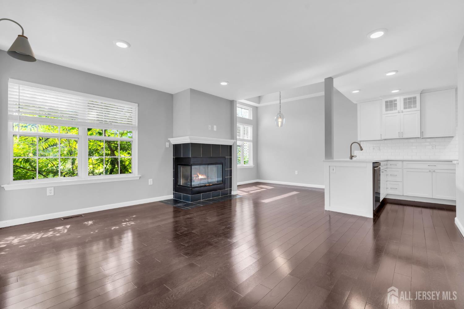 8 Pine Valley Lane Monroe NJ 08831