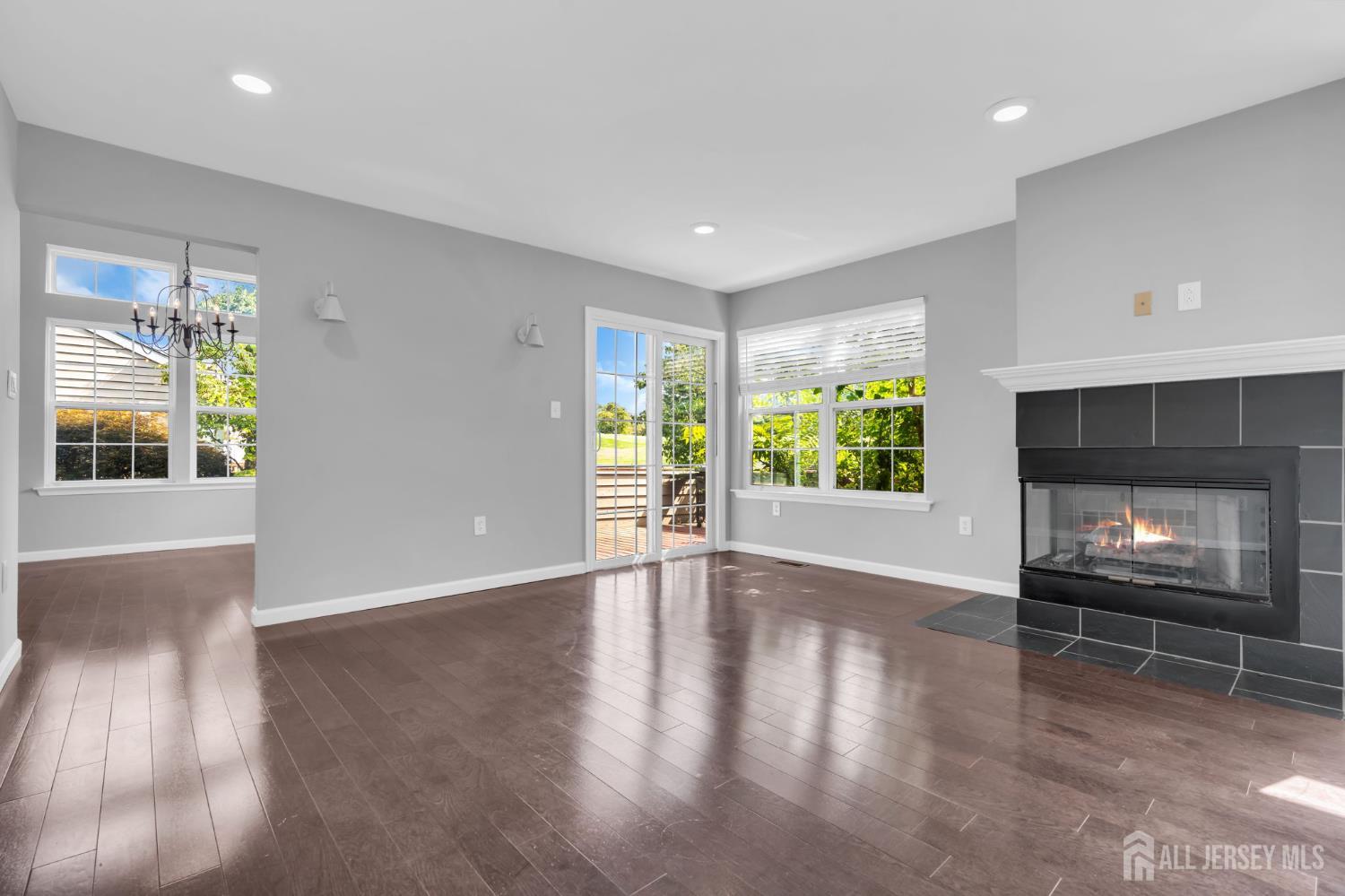 8 Pine Valley Lane Monroe NJ 08831