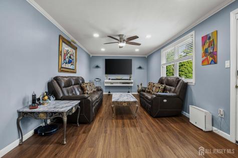 907 Mer-edinburg Road Hamilton NJ 08690