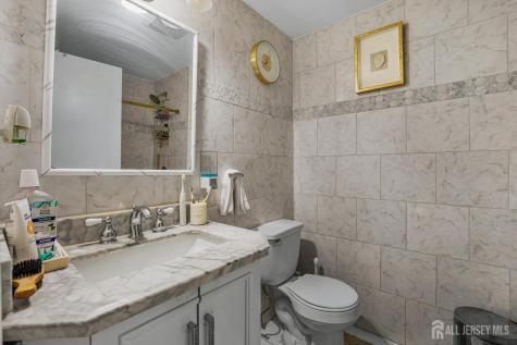 907 Mer-edinburg Road Hamilton NJ 08690
