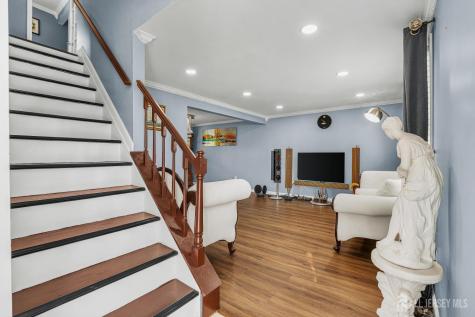 907 Mer-edinburg Road Hamilton NJ 08690