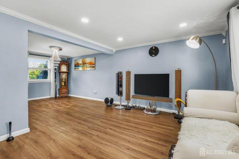 907 Mer-edinburg Road Hamilton NJ 08690