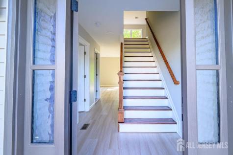 10-B Delar Parkway Franklin Twsp NJ 08823