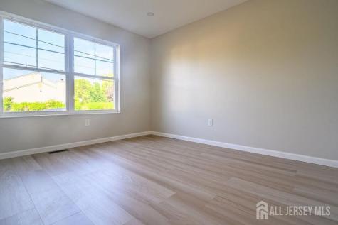10-B Delar Parkway Franklin Twsp NJ 08823