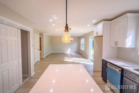 10-B Delar Parkway Franklin Twsp NJ 08823