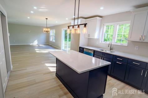 10-B Delar Parkway Franklin Twsp NJ 08823