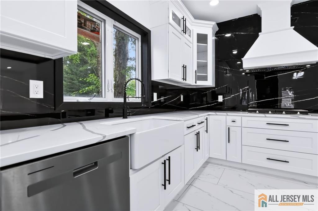 220 W Locust Avenue Edison NJ 08820