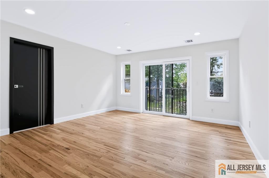 220 W Locust Avenue Edison NJ 08820