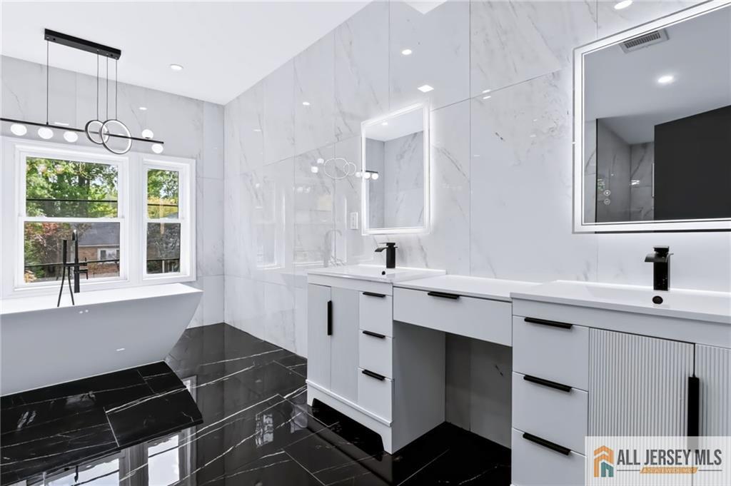 220 W Locust Avenue Edison NJ 08820