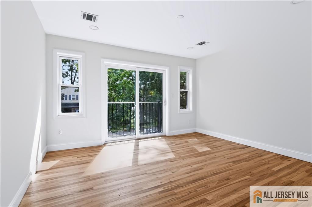 220 W Locust Avenue Edison NJ 08820