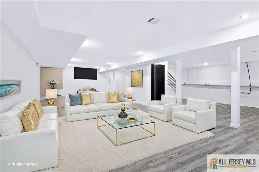 220 W Locust Avenue Edison NJ 08820