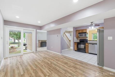 38 Cherrywood Drive Franklin Twsp NJ 08873