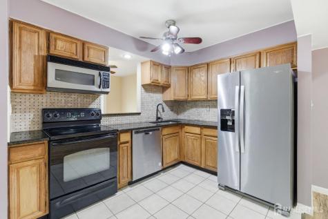 38 Cherrywood Drive Franklin Twsp NJ 08873