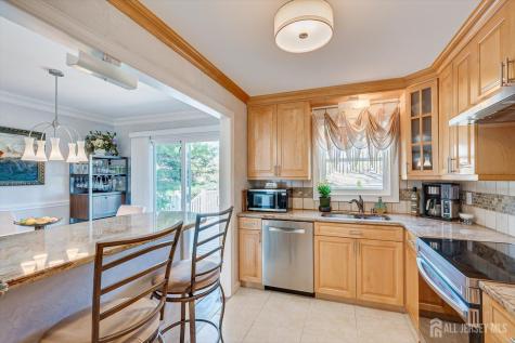 71 Crosby Avenue Edison NJ 08817