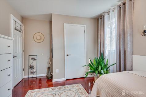 71 Crosby Avenue Edison NJ 08817