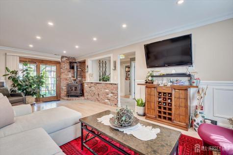 71 Crosby Avenue Edison NJ 08817