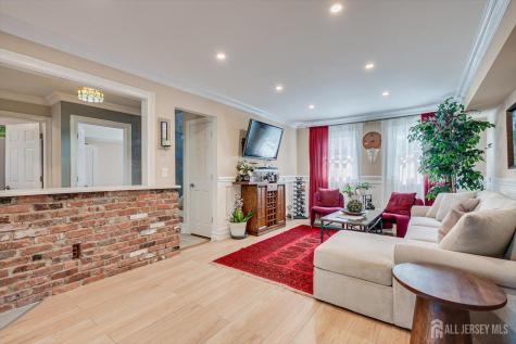 71 Crosby Avenue Edison NJ 08817