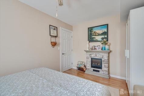 71 Crosby Avenue Edison NJ 08817