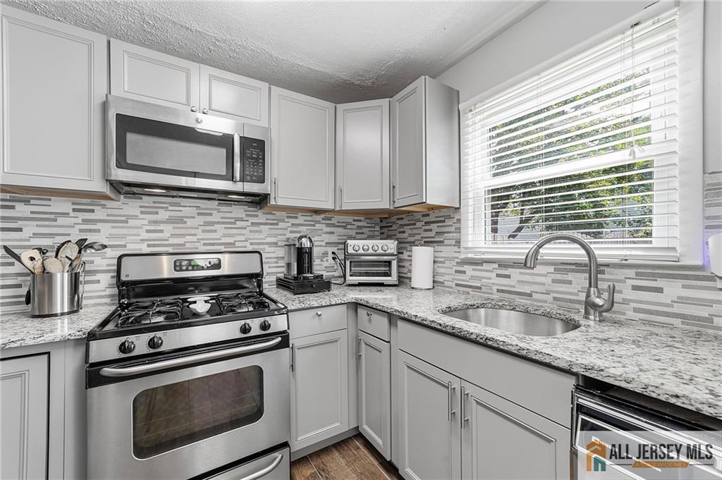 60 Hickory Court Jamesburg NJ 08831
