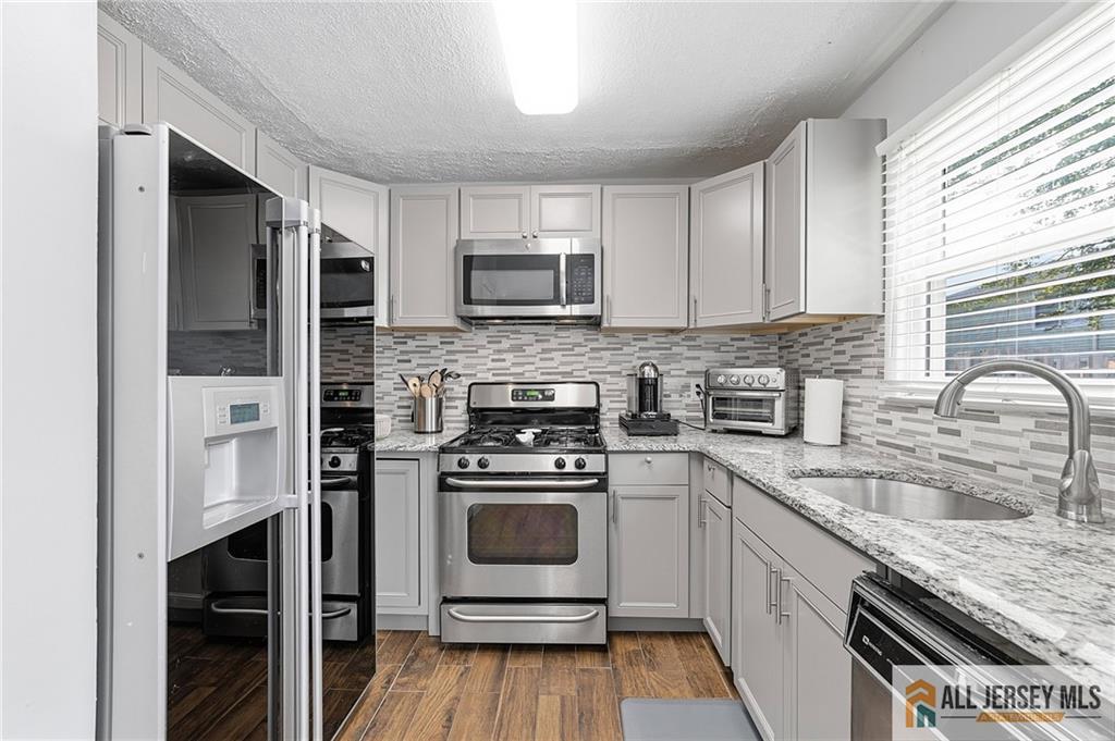 60 Hickory Court Jamesburg NJ 08831