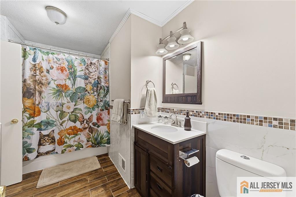 60 Hickory Court Jamesburg NJ 08831