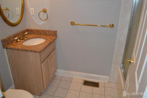 40 Newland Court Bridgewater NJ 08807