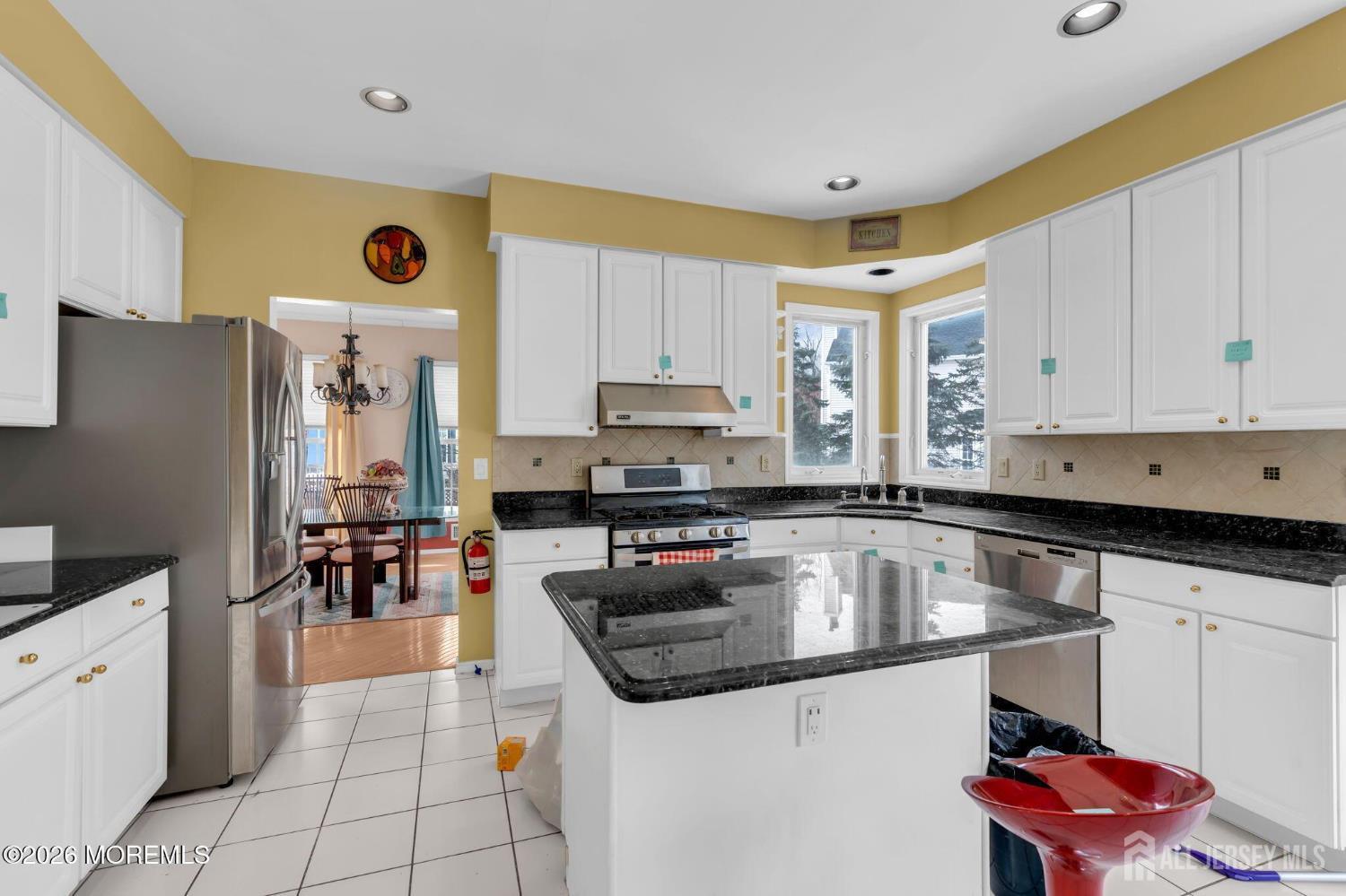 18 Lysbeth Lane Matawan NJ 07748