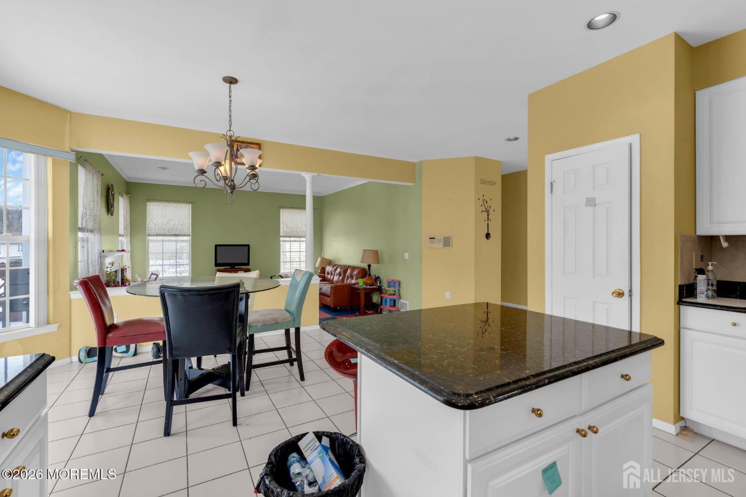 18 Lysbeth Lane Matawan NJ 07748