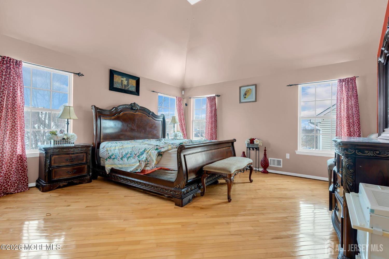 18 Lysbeth Lane Matawan NJ 07748