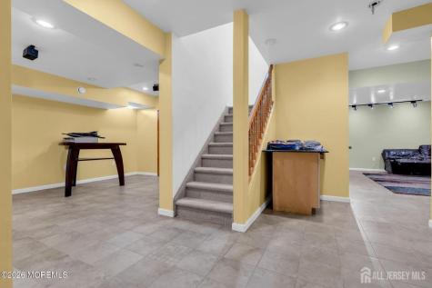 18 Lysbeth Lane Matawan NJ 07748