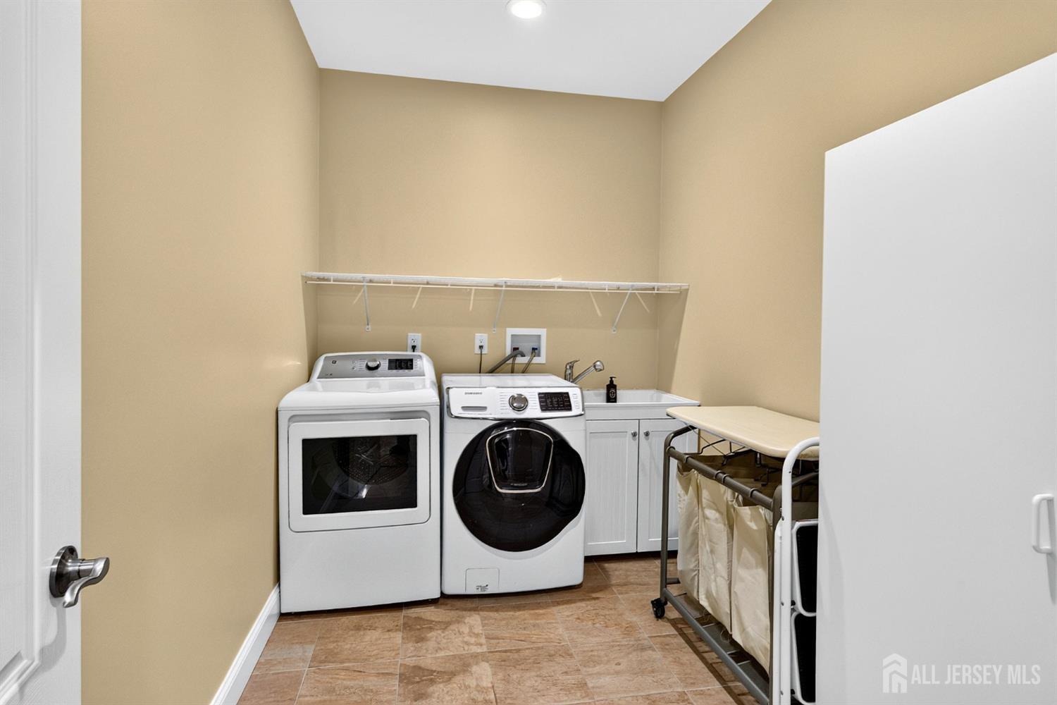93 Lamb Lane Manalapan NJ 07726