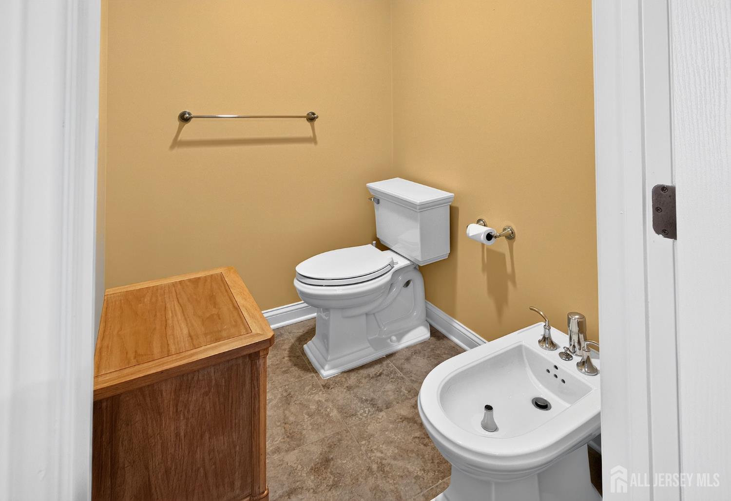 93 Lamb Lane Manalapan NJ 07726