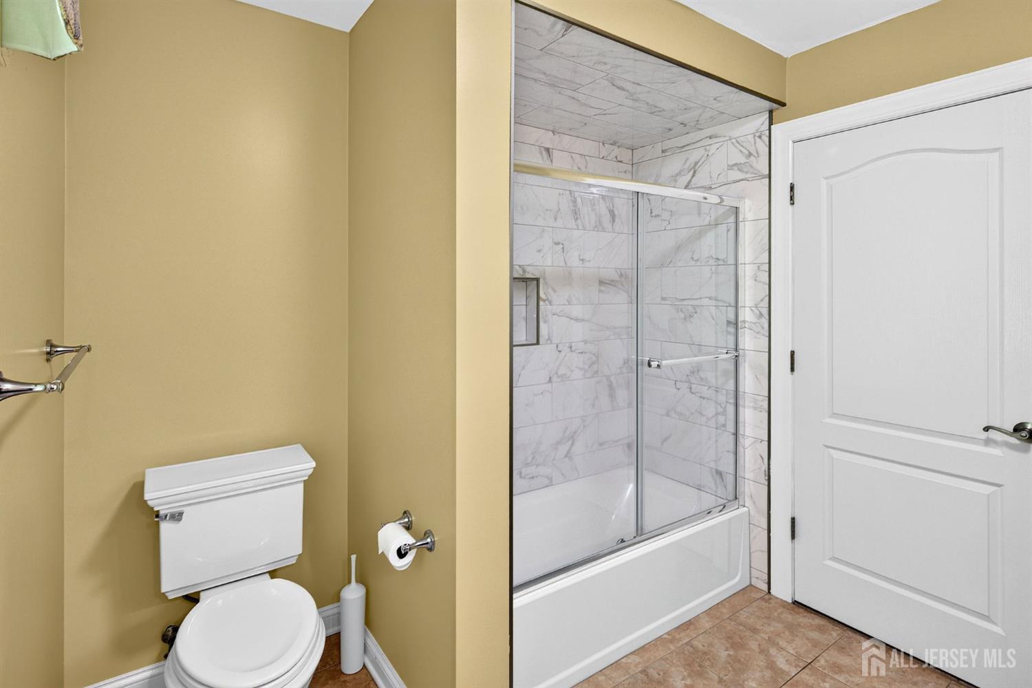 93 Lamb Lane Manalapan NJ 07726