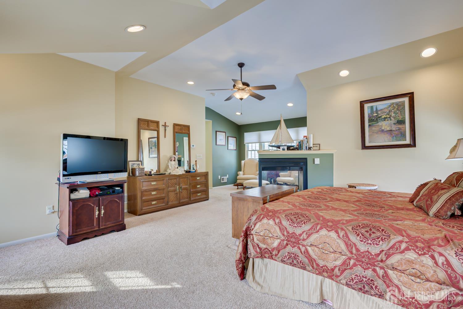 19 Annette Drive Edison NJ 08820
