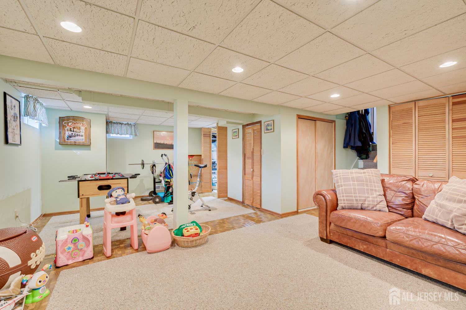 19 Annette Drive Edison NJ 08820