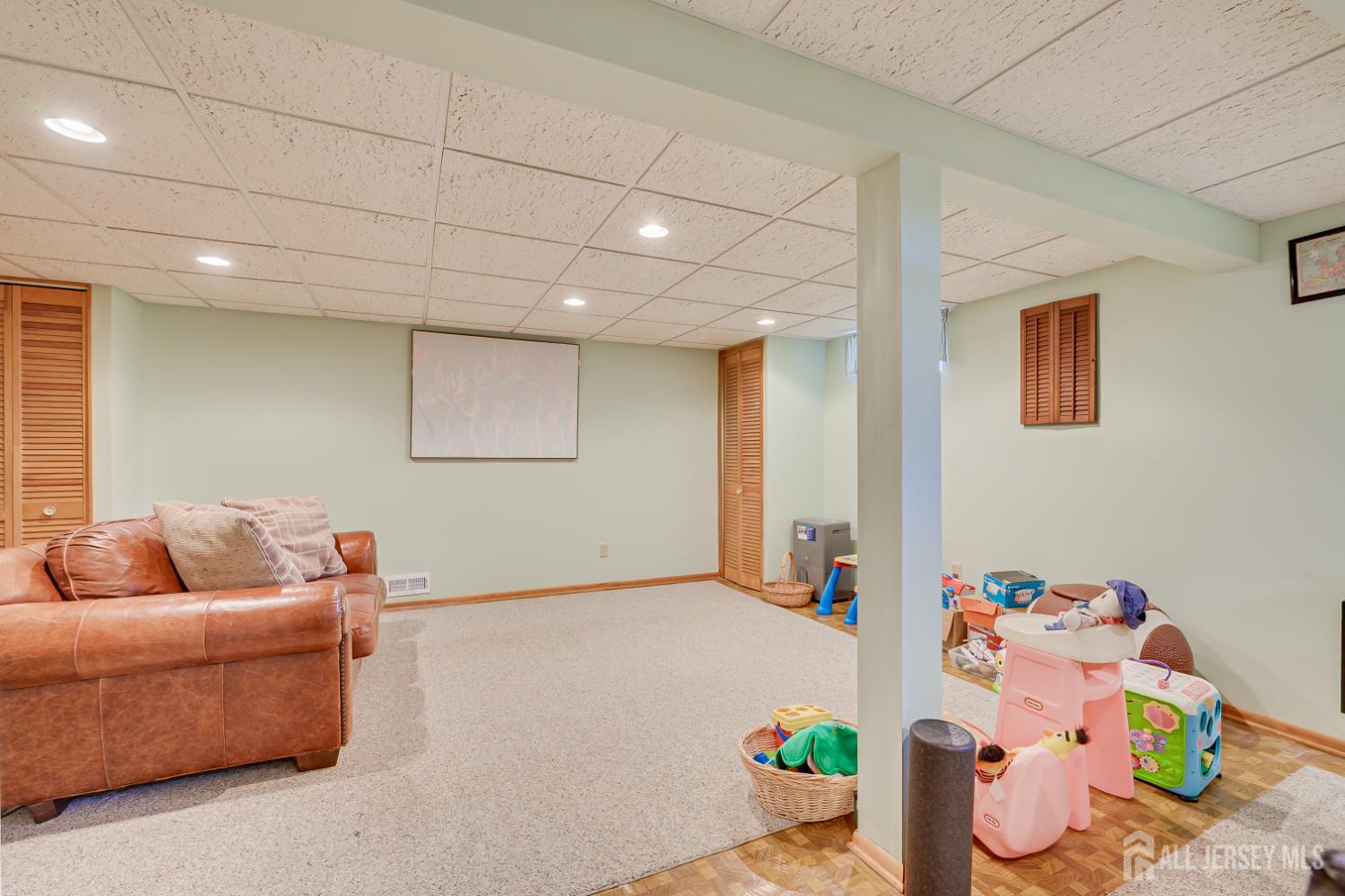 19 Annette Drive Edison NJ 08820