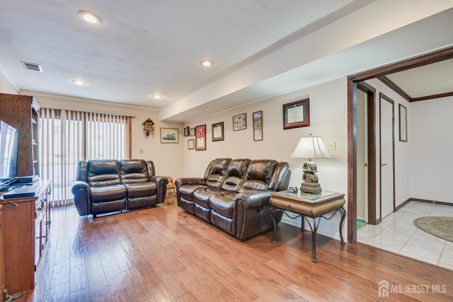 19 Annette Drive Edison NJ 08820