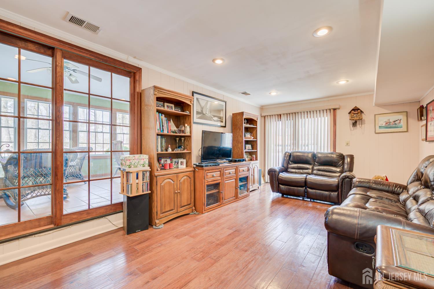 19 Annette Drive Edison NJ 08820