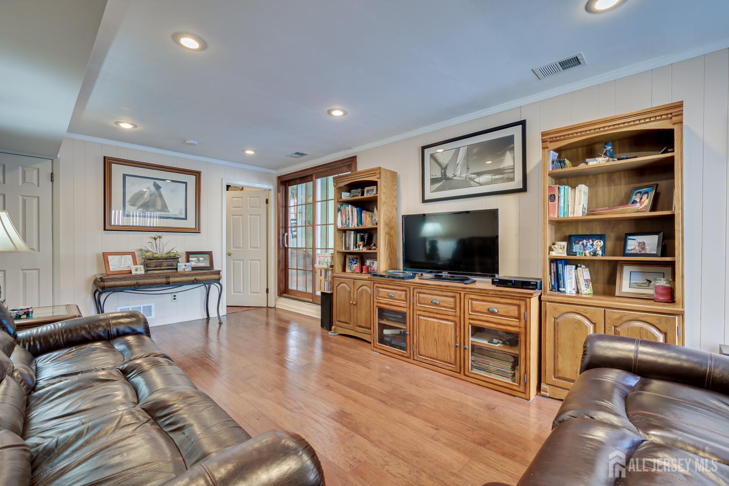 19 Annette Drive Edison NJ 08820