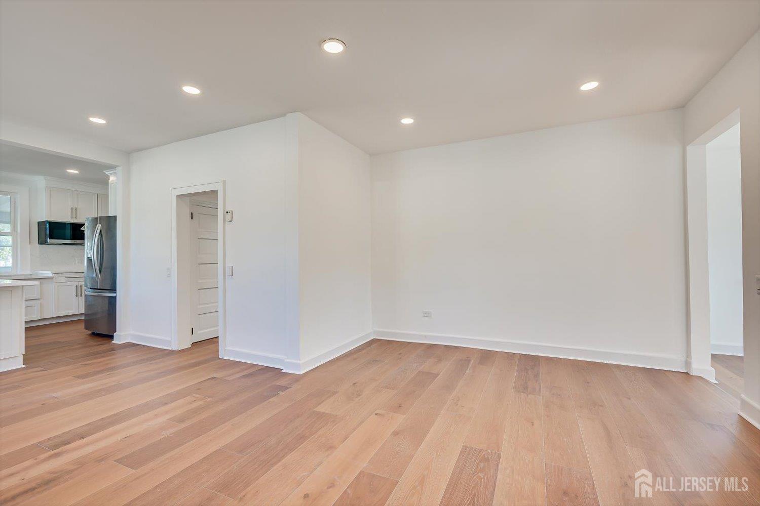 12 White Street Middletown NJ 07748