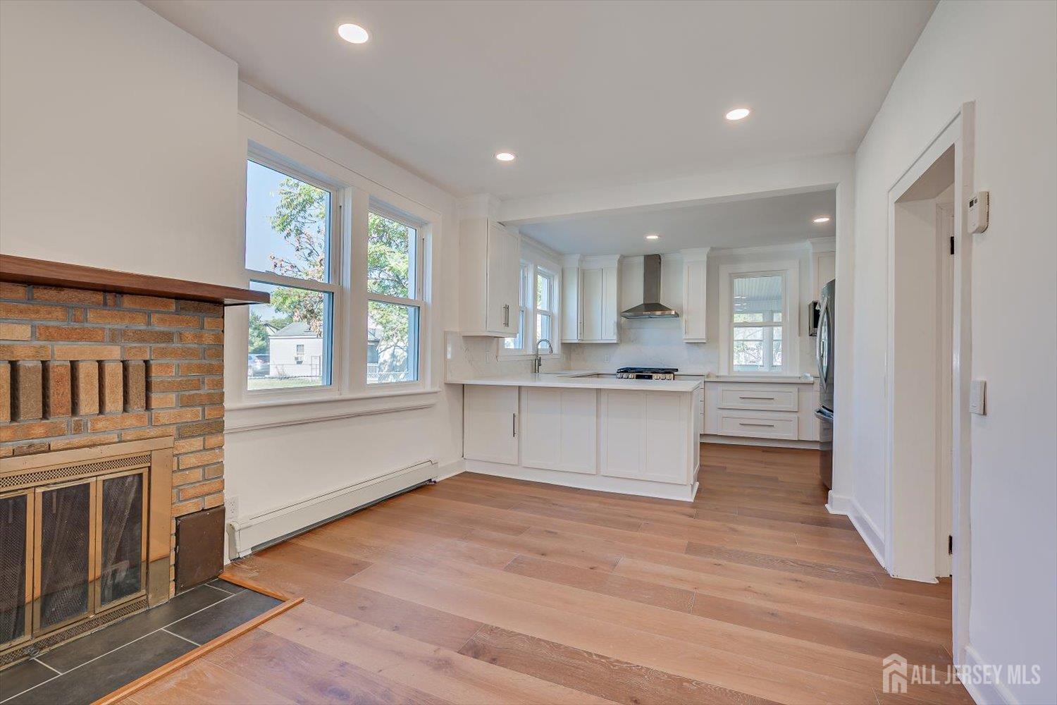 12 White Street Middletown NJ 07748
