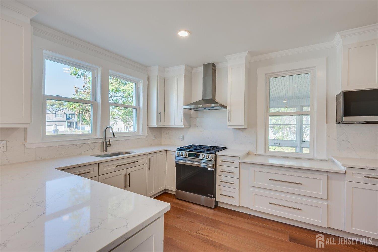 12 White Street Middletown NJ 07748