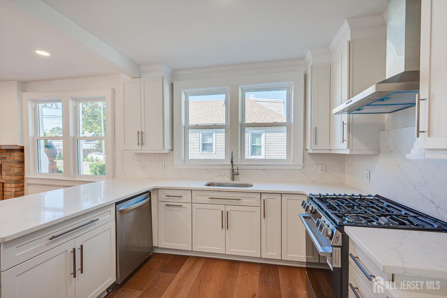 12 White Street Middletown NJ 07748