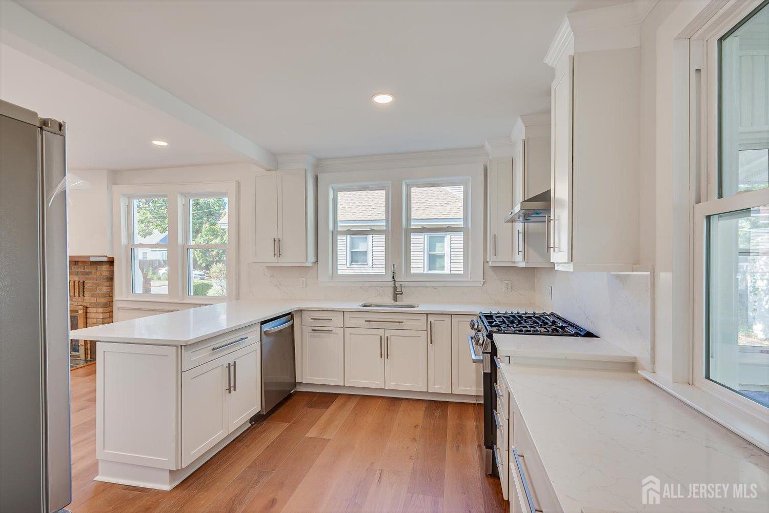 12 White Street Middletown NJ 07748
