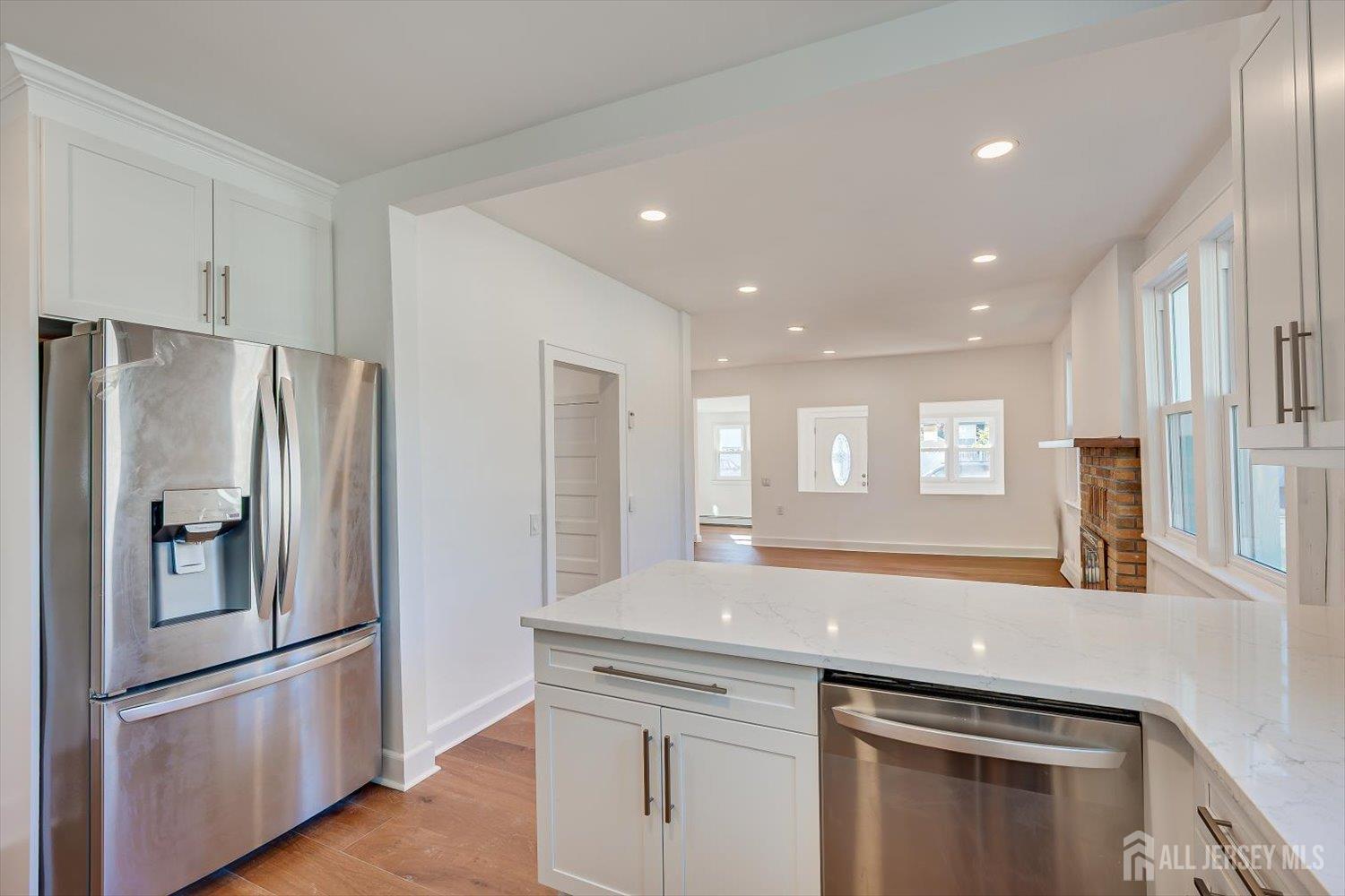 12 White Street Middletown NJ 07748