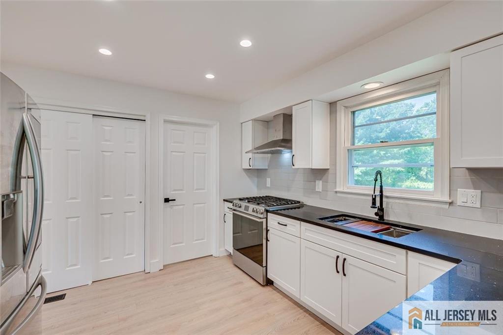 23 Amherst Way West Windsor NJ 08550
